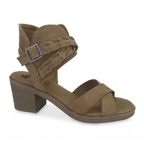 Jellypop Shoes - 4/$25 Jellypop Selia Camel Block Heels 6M